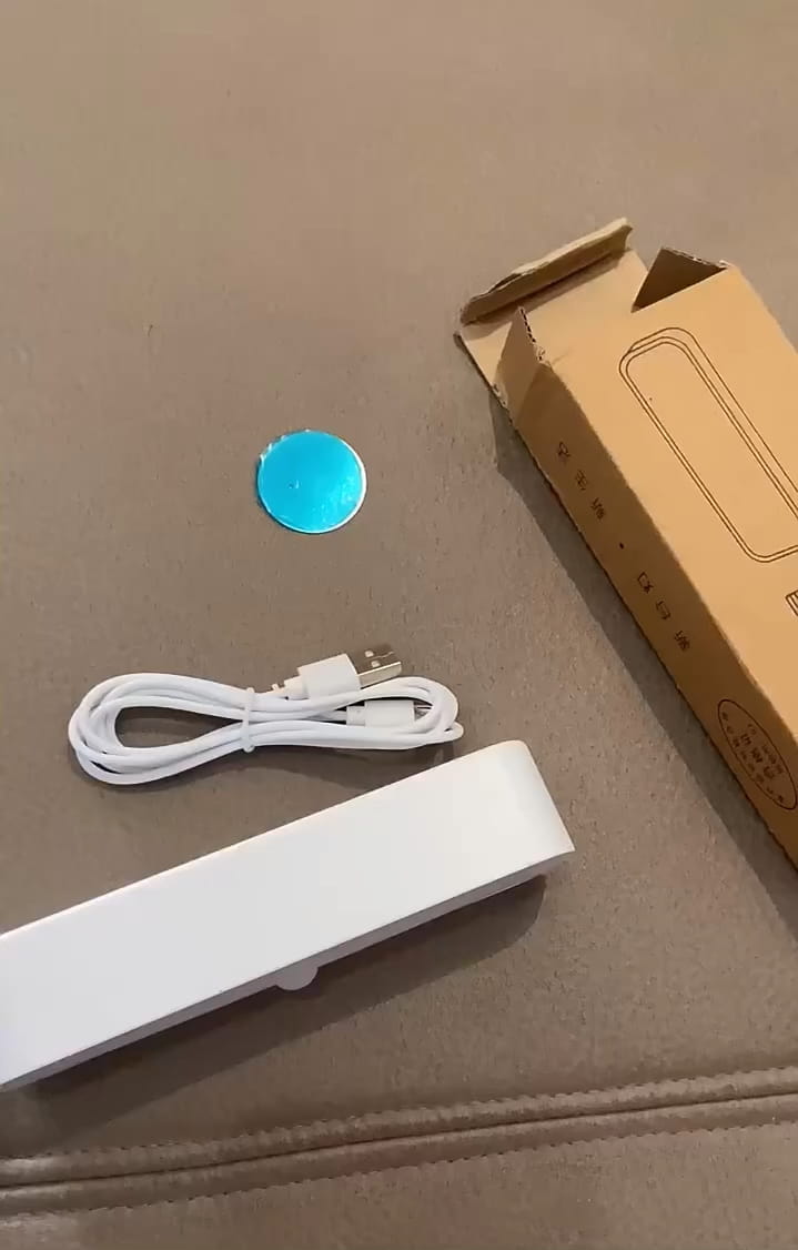 The magnetic design is very secure, it doesn't fall off easily. The design is also in line with my taste. I can stick it wherever I want, and the installation is easy and safe. The brightness is more than enough.