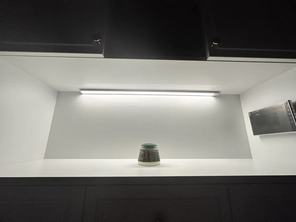 Installed it on the shoe cabinet at the entrance, creating a great atmosphere.