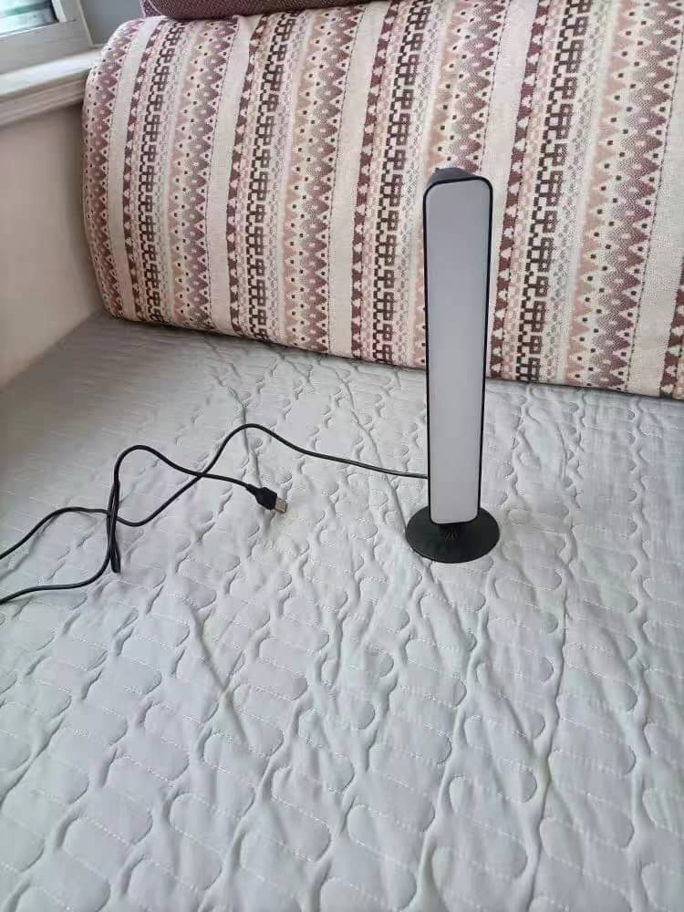 The quality of the lamp is very good, and it looks great. The three types of lighting and brightness adjustment can meet daily use needs, and the response to voice control is also very fast. Friends in need can feel free to purchase.