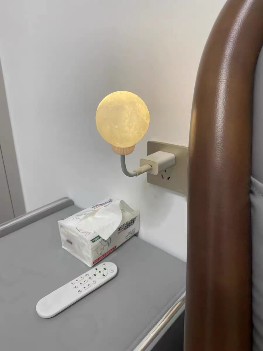 The quality is good, it's my first time buying something like this. The smart voice control is great, and the adjustable brightness is very nice, it's not harsh on the eyes. I will definitely come back to your store for more! The craftsmanship is impeccable, and I like that you can change the color. The smart switch is a nice touch.